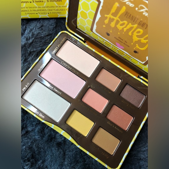 NIB Too Faced Limited Edition 🥜🍯 Peanut Butter and Honey Eye Shadow Palette - Picture 7 of 10